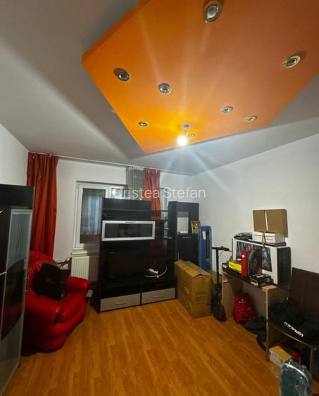 Vanzare apartament 3 camere Oltenitei Piata Sudului