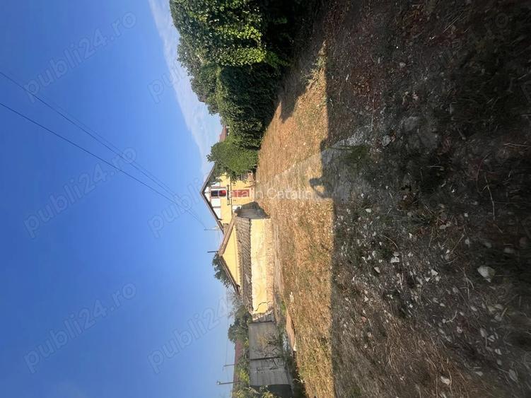Casa cu teren generos 414 m ideala pentru renovare ?i personalizare Casa cu teren generos 414 m ideala pentru renovare ?i personalizare