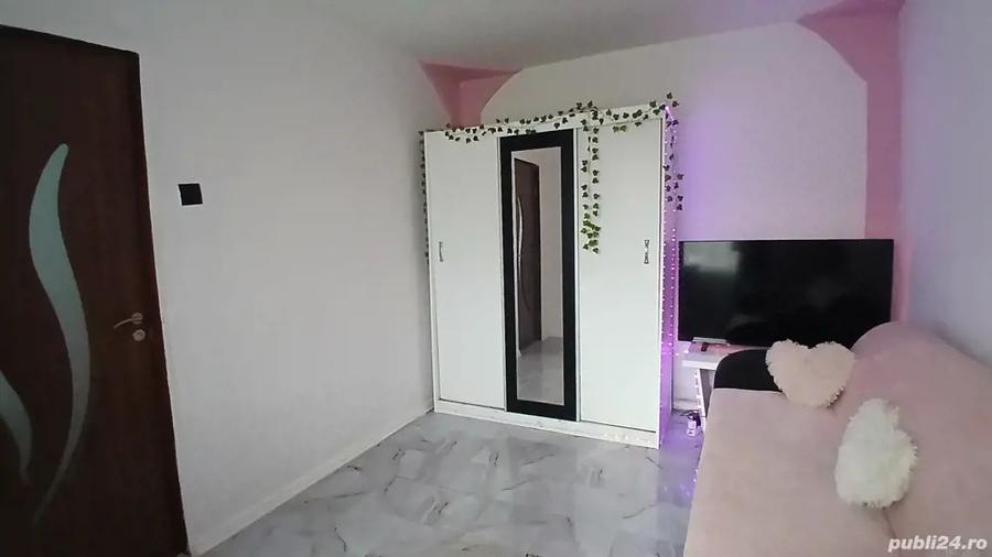 vand apartament cu doua camere pe strada Independen?ei - 5