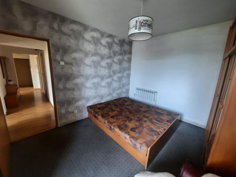 Apartament cu 3 camere, decomandat, etaj 6/10, zona Podu Ros - 3