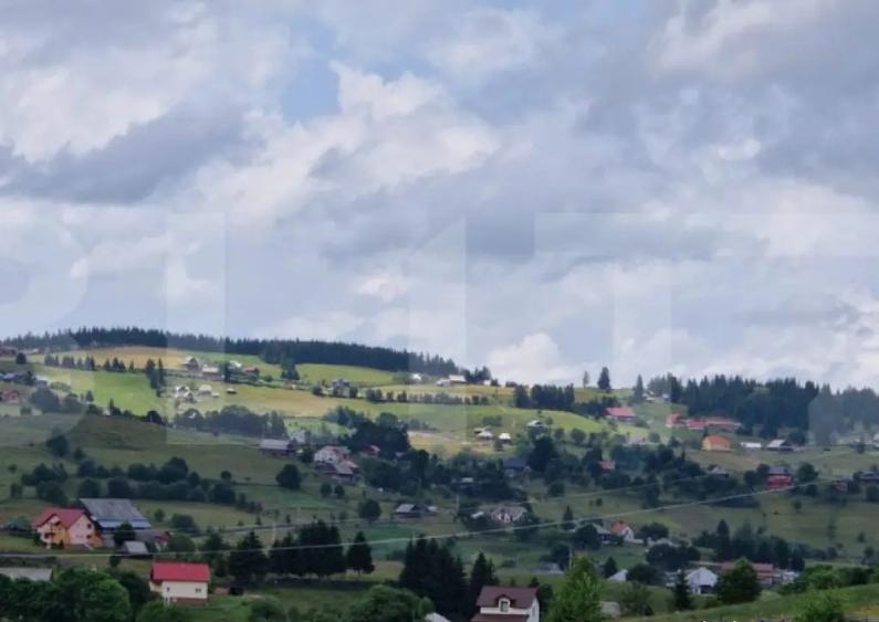 Pensiune si teren intravilan, 9814 mp in Marisel, zona parti - 1