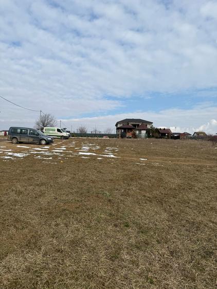 Teren la Lebada cu vedere spre lac - 2