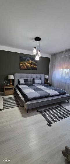 Casă cu 4 camere în Lumina