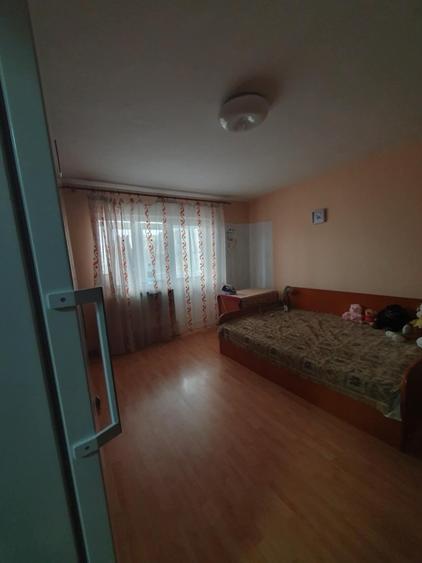 Apartament 2 camere zona Plevna , etaj 3 - 1