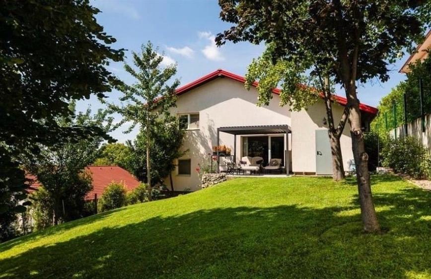 Casa  la cheie, complet mobilata si utilata - zona exclusivista - 1