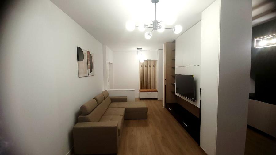 Apartament cu 2 camere decomandat în Baza 3