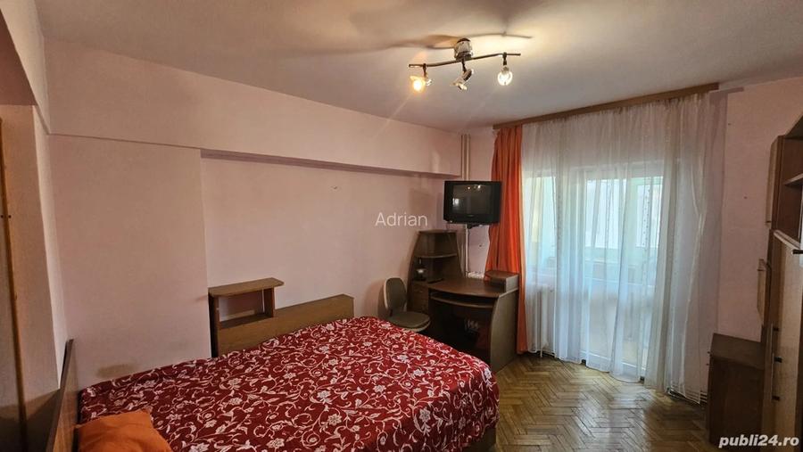 Proprietar 3 camere umf independentei