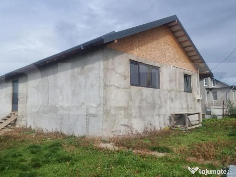 CASA LA ROSU CU TEREN - 4