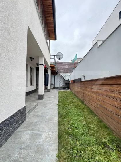 Duplex de inchiriat, 124 mp, zona VIVO - 13