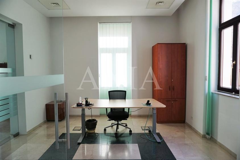 Vila amenjata birouri - Universitate - 3