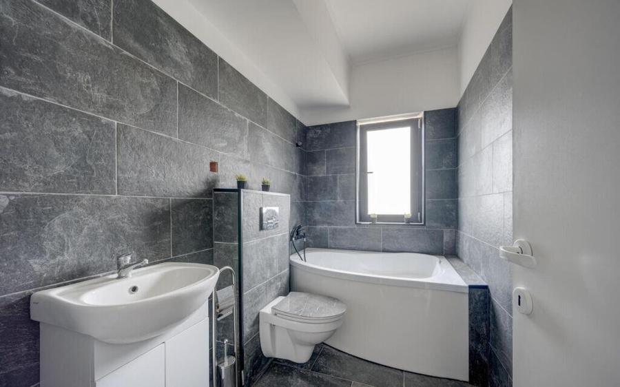 Casa moderna 3 dormitoare,140m2,living generos, loc - 3