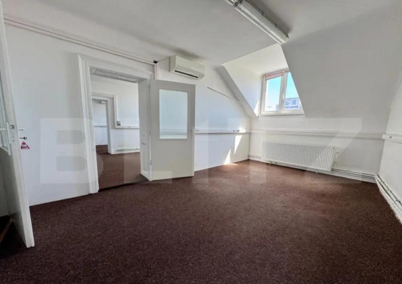 Spa?iu de birouri, 120 mp, 5 incaperi mansarda in c - 3