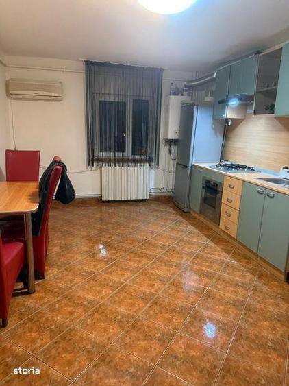 Inchiriez Apartament Decomandat - 4