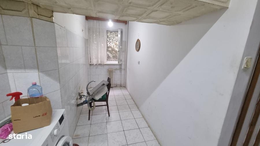 Apartament cu 2 camere nedecomandat în Nufărul