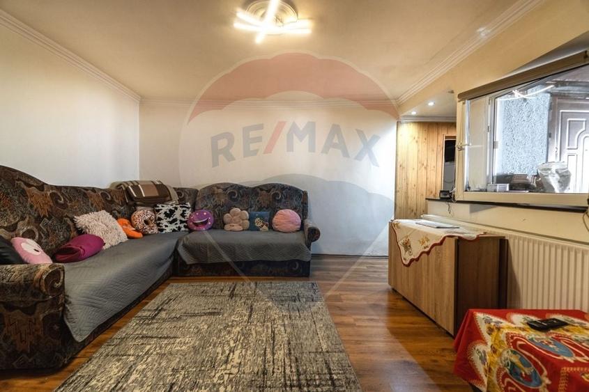CASA COMPUSA DIN 2 APARTAMENTE, SCHEII BRASOVULUI| COMISION 0 - 19