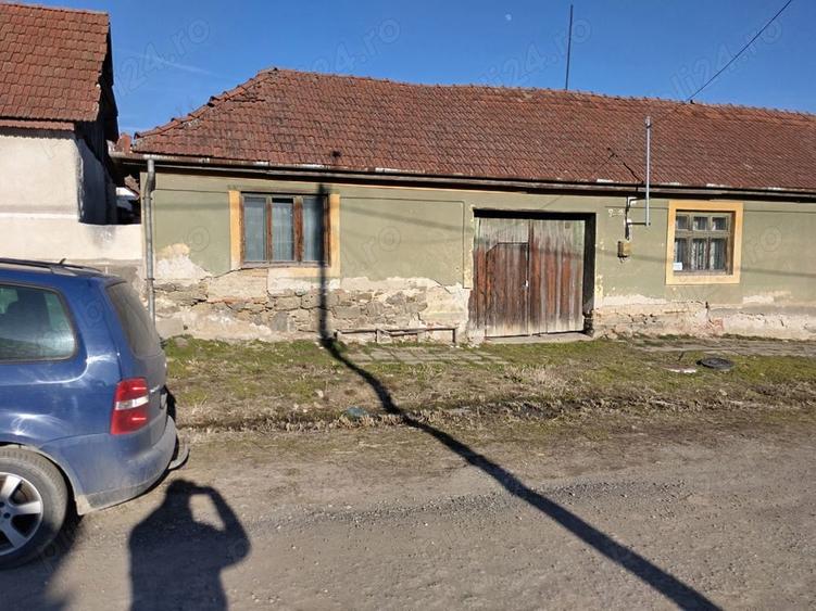 Casa Moniom cu teren foarte mare - 1