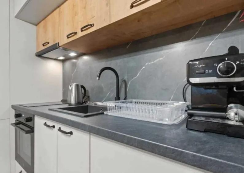 Apartament 2 camere, semidecomandat - zona Poiana Brasov - 1