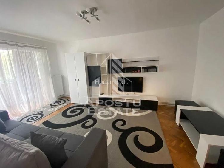 Apartament cu 3 camere, zona Soarelui, Centrala Proprie Apartament cu 3 camere, zona Soarelui, Centrala Proprie