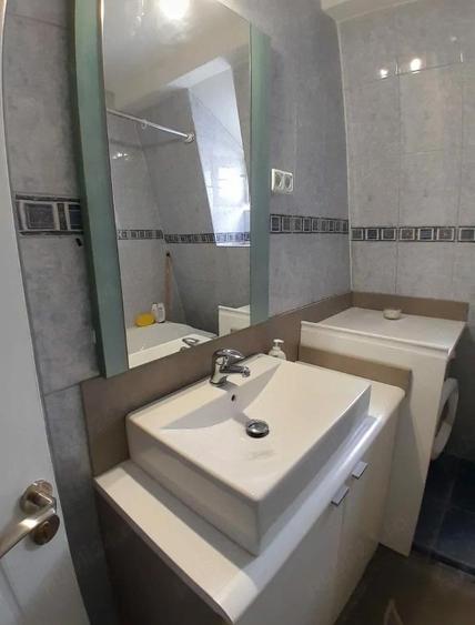 Apartament cu 3 Camere Semidecomandate Zona Zamca - 2