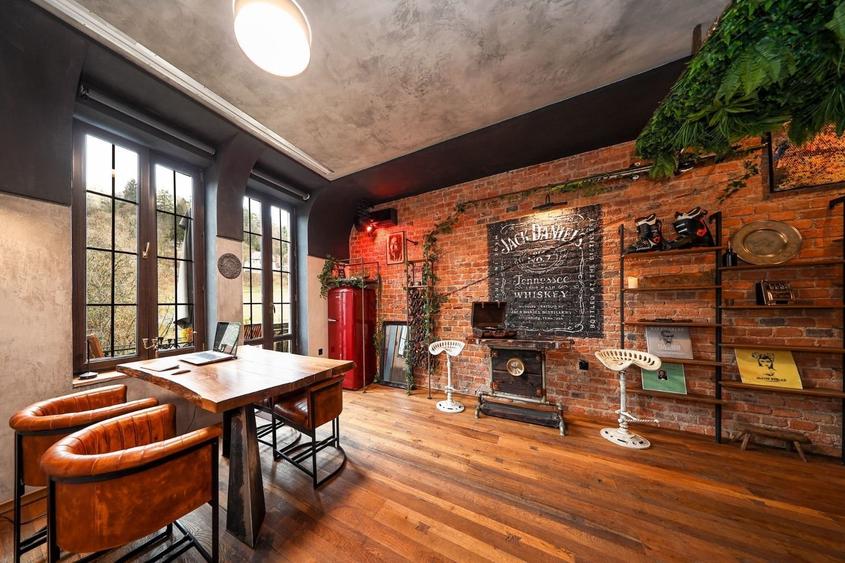 Bijuterie arhitecturală cu dotări smart in centrul Brasovului - 4