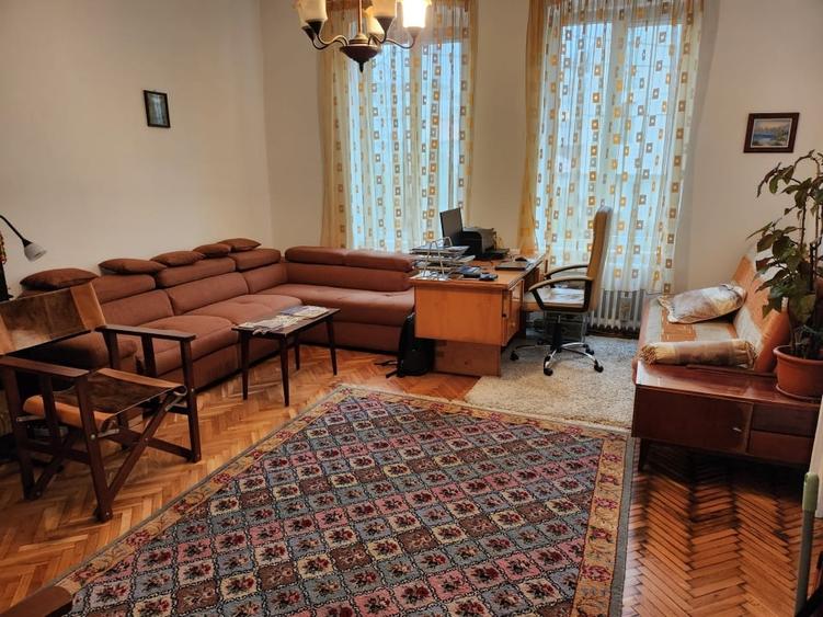 Casa mare si curte in centrul Craiovei - 4