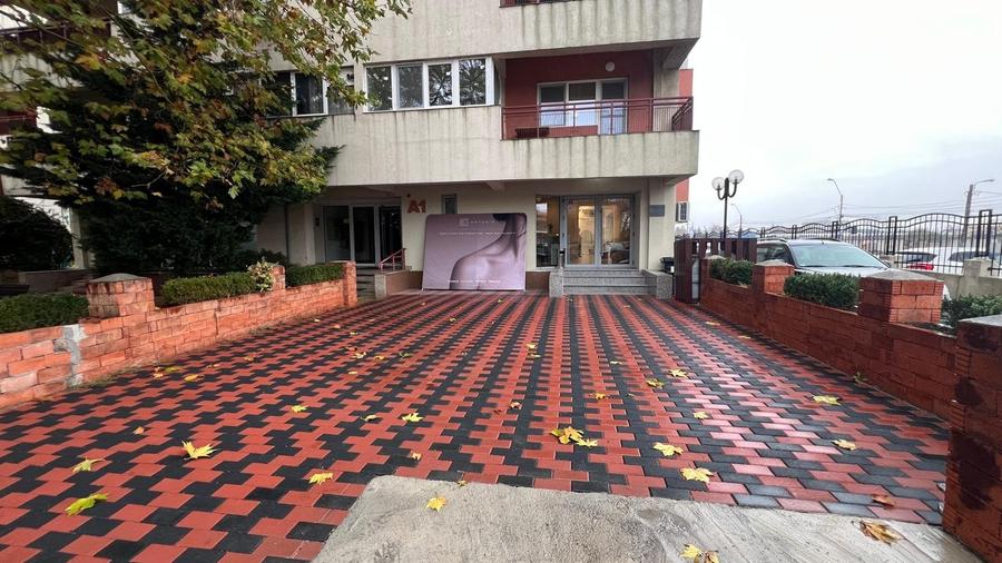 Spațiu comercial de vânzare – 247 mp utili, împărțiți în 2 unități independente - 13