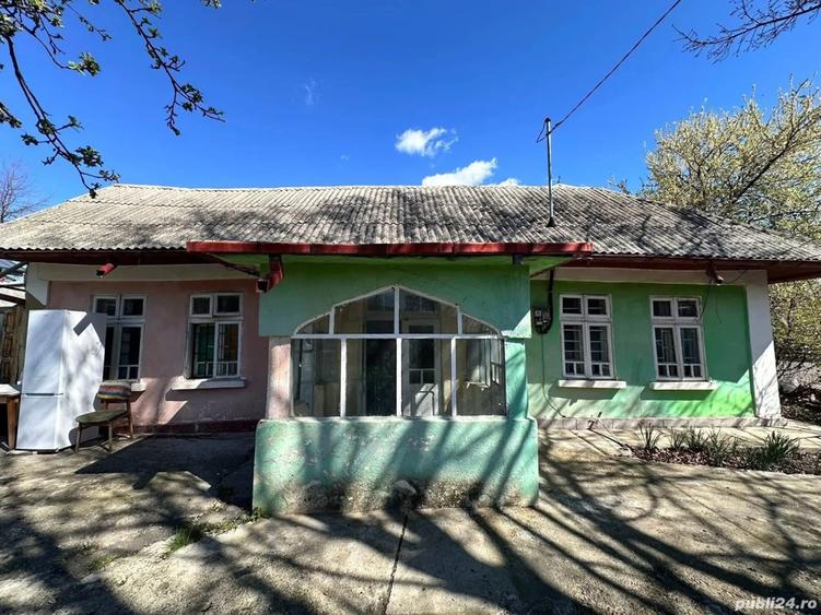 De vanzare casa batraneasca in Roman, din caramida, suprafata teren 406 mp, 60.000 euro - 4