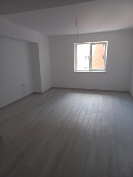Apartament cu 2 camere semidecomandat în Vitan-Bârzești - 9