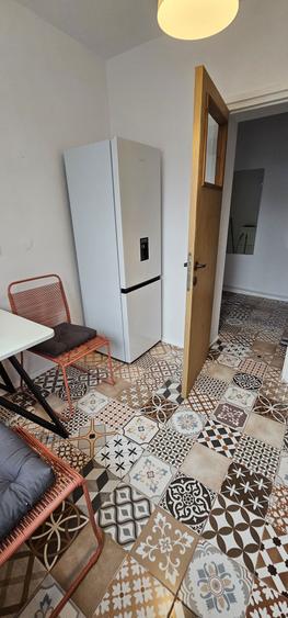 Ofer pentru inchiriat ap cu 2 camere in spatele magazinului Cristian - 1