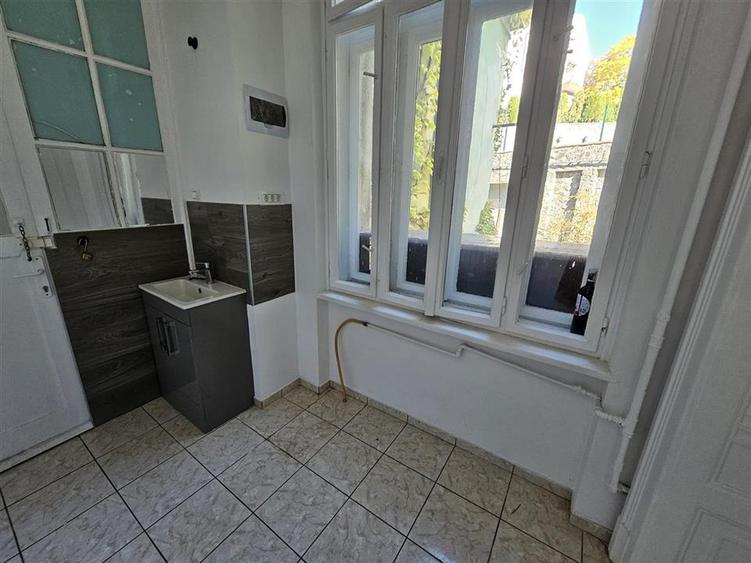 Studio Livada Postei  ULTRACENTRAL Brasov cu parcare, beci si anexa - 9