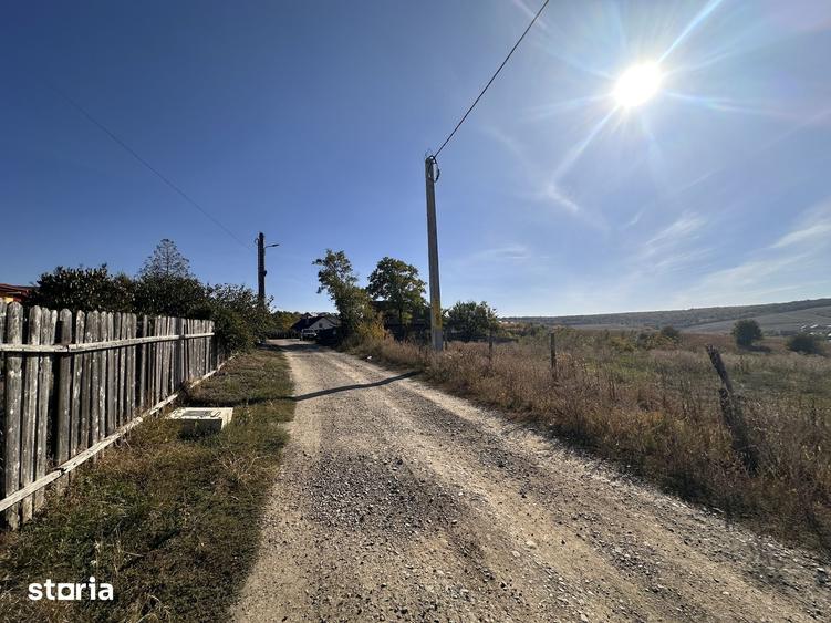 Teren de 1100 mp, în Miroslava