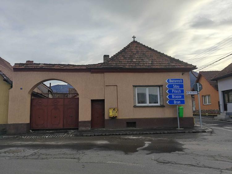 Casă cu 3 camere în Central