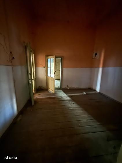 Apartament cu 5 camere în Traian