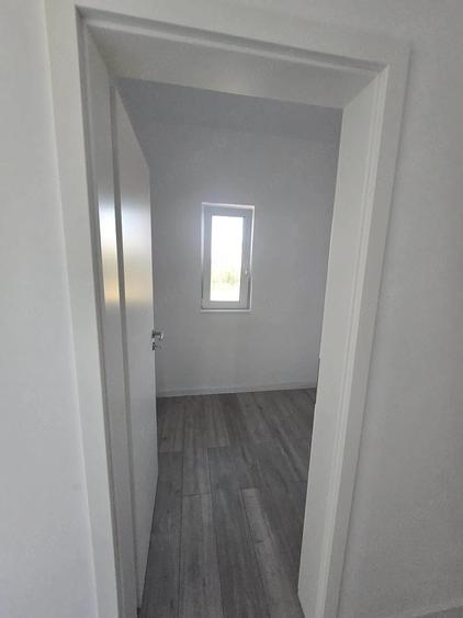 Casă cu 4 camere cu Teren 250 Mp în Moșnița Nouă