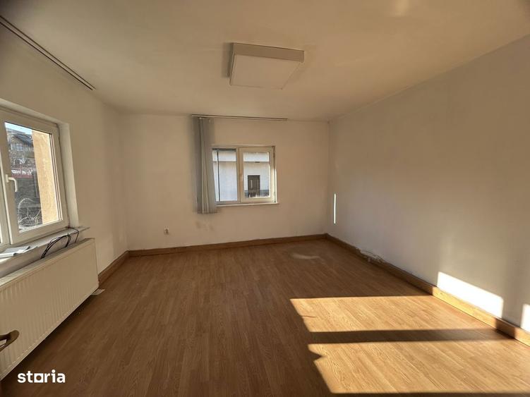 Spațiu comercial, de 150 mp, în Prundu