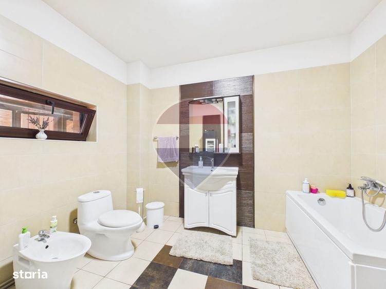 Casă cu 4 camere în Băltița