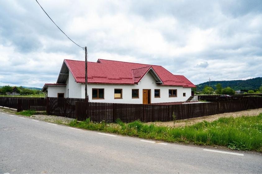 Casă cu 4 camere în Central