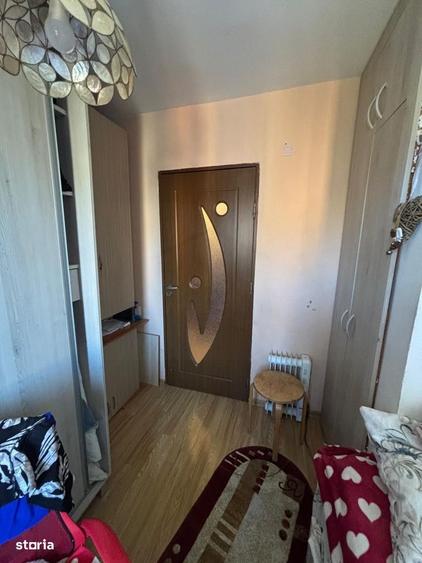 Apartament cu 3 camere semidecomandat în Brazda lui Novac