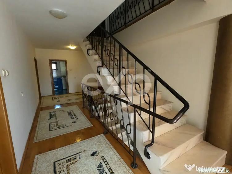 Casă cu 6 camere cu Teren 690 Mp în Găvana