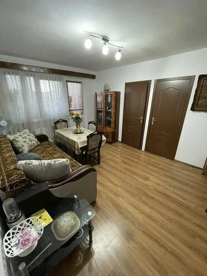 Apartament cu 3 camere semidecomandat, mobilat în Girocului
