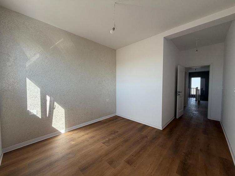 Duplex cu 4 camere cu Canalizare în Săcălaz