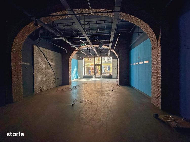 Spațiu comercial, de 198 mp, în Centrul Istoric