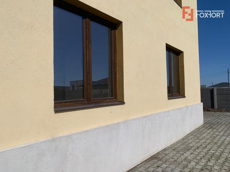 Duplex cu 3 camere cu Canalizare în Moșnița Veche