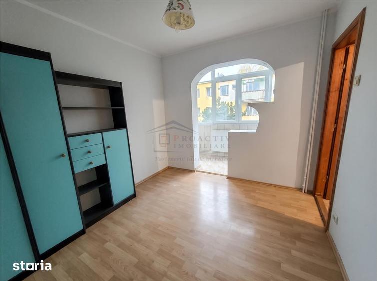 Apartament cu 3 camere nedecomandat în George Enescu