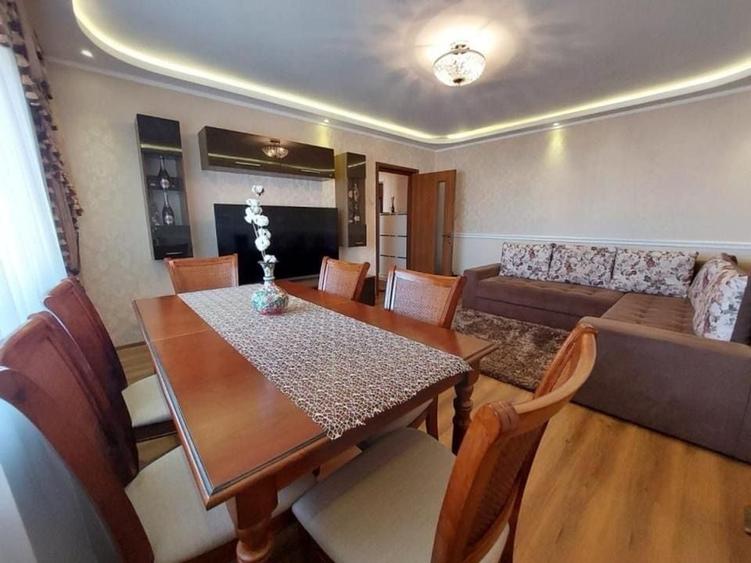 13 septembrie | 3 camere | 80mp | et 8 | bloc reabilitat | 165.700 - 4