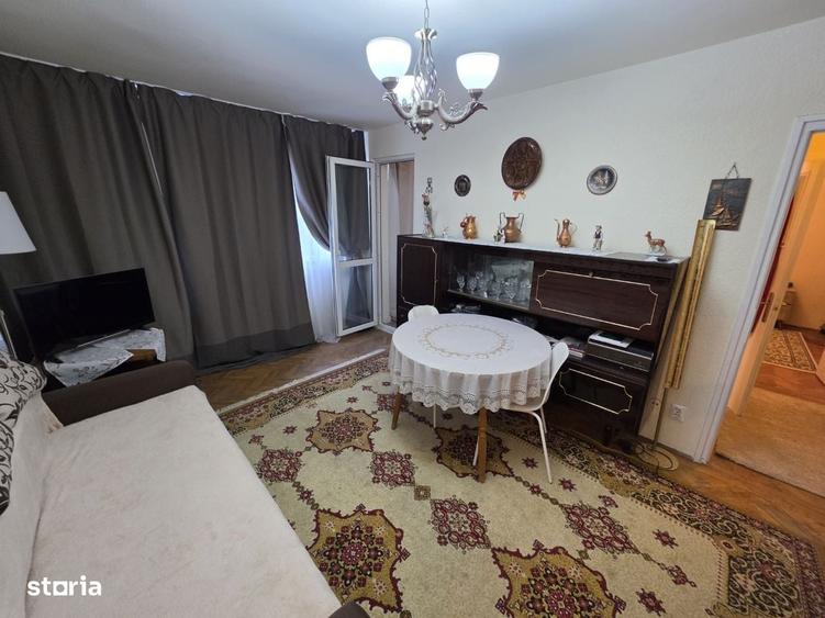 Apartament cu 2 camere semidecomandat în Mihai Bravu