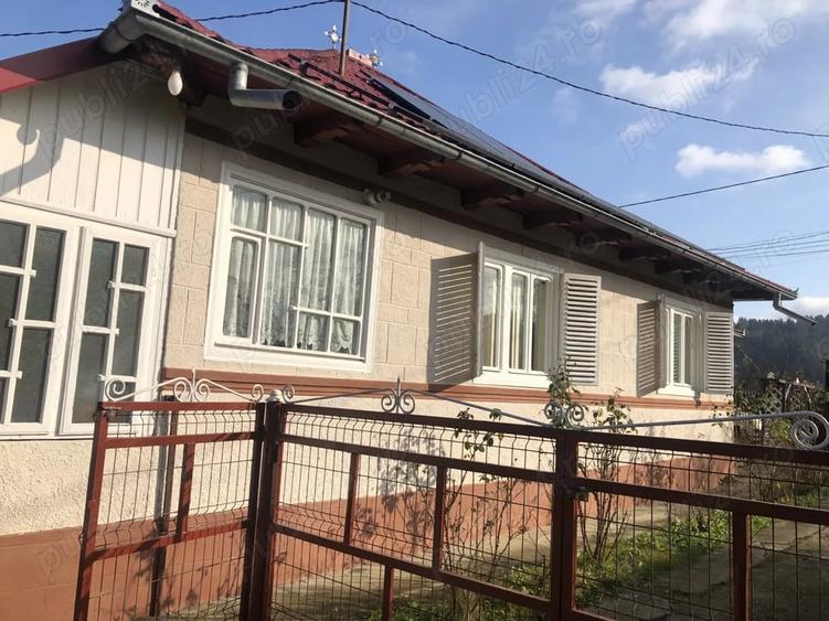 Casă cu 3 camere cu Teren 2400 Mp în Central