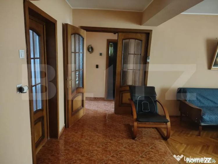 Apartament cu 3 camere decomandat în Ultimul leu