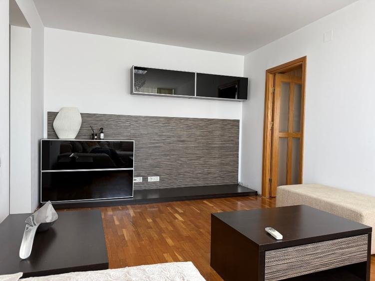 Apartament cu 2 camere semidecomandat, mobilat în Titan