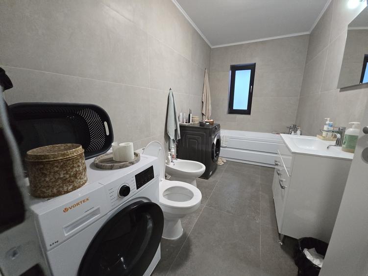 Casă cu 4 camere cu Teren 600 Mp în Copou